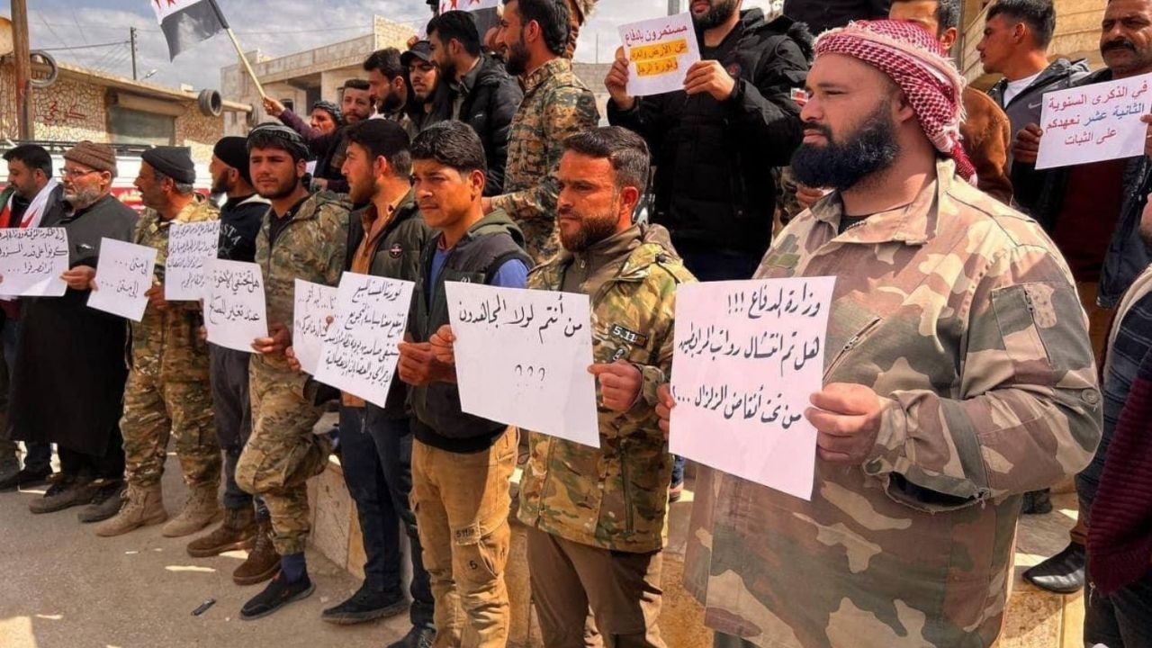 Suriye Milli Ordusu'nda maaş protestosu: Gösteri yaptılar