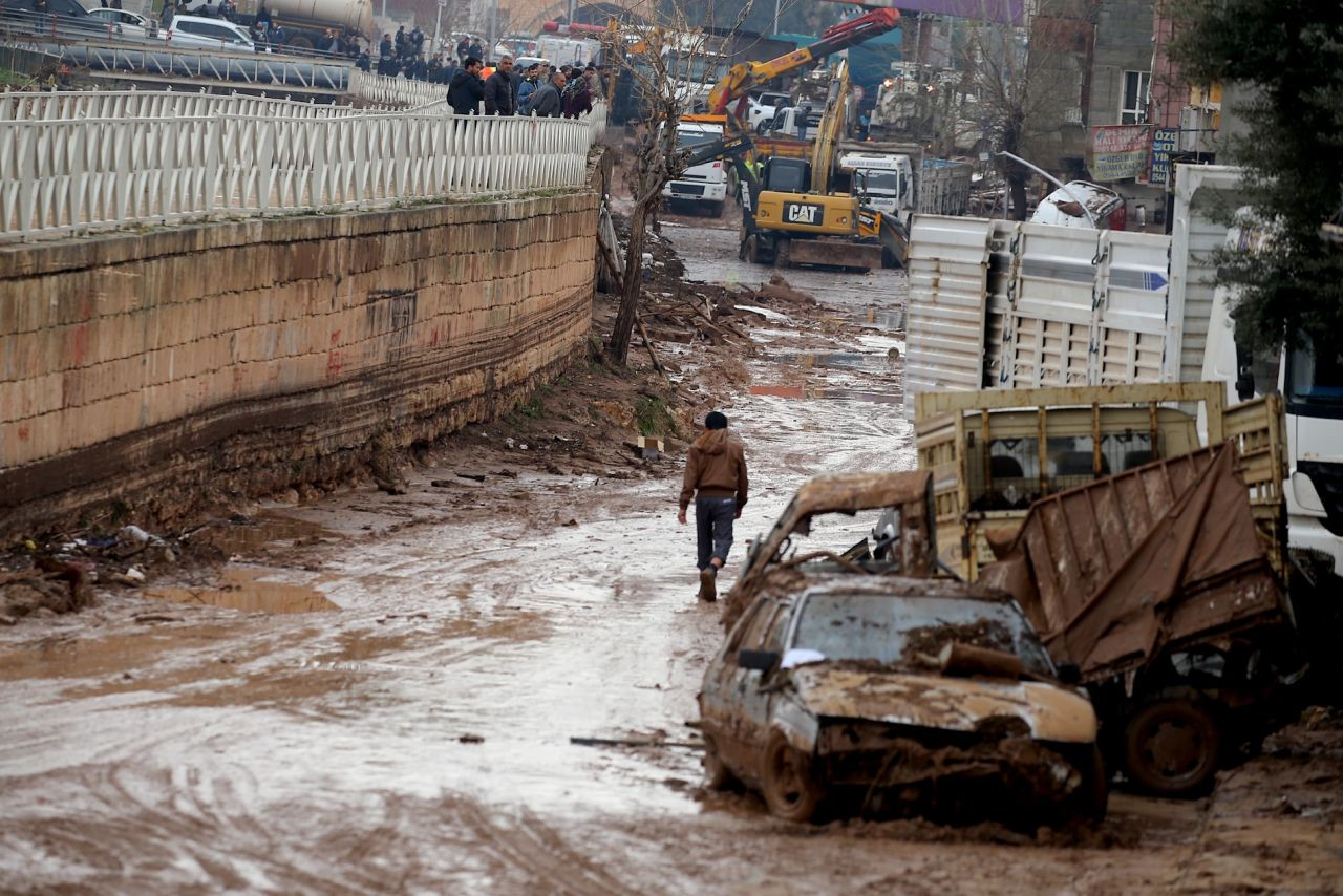 Selin çamura boğduğu Urfa'dan kareler - Sayfa 4