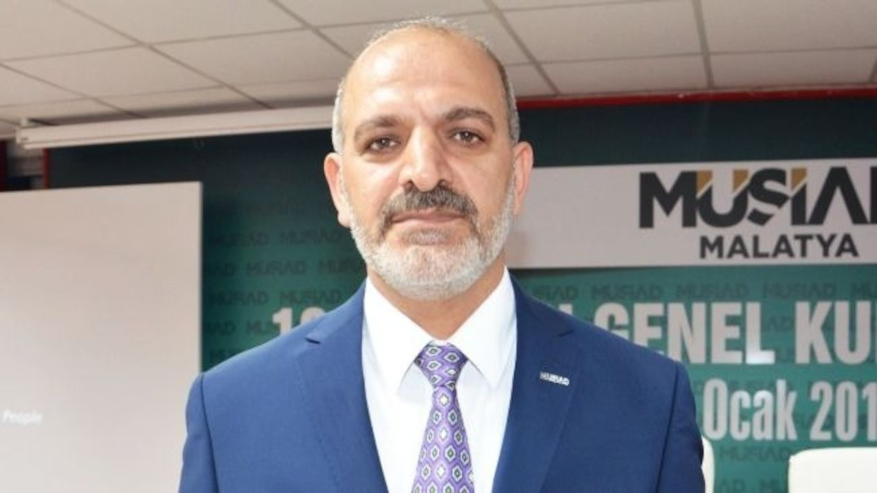 Özgür Özel: Eski MÜSİAD başkanı depremzede gibi protesto etmiş