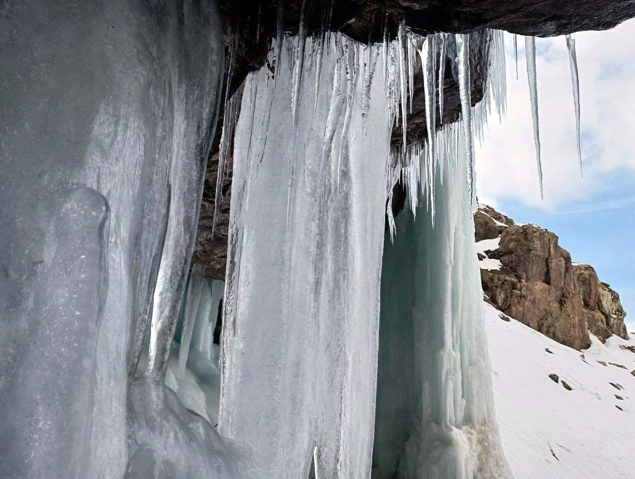 3 bin 204 rakımlı Erek Dağı'ndaki Sütun Şelalesi tamamen dondu - Sayfa 3