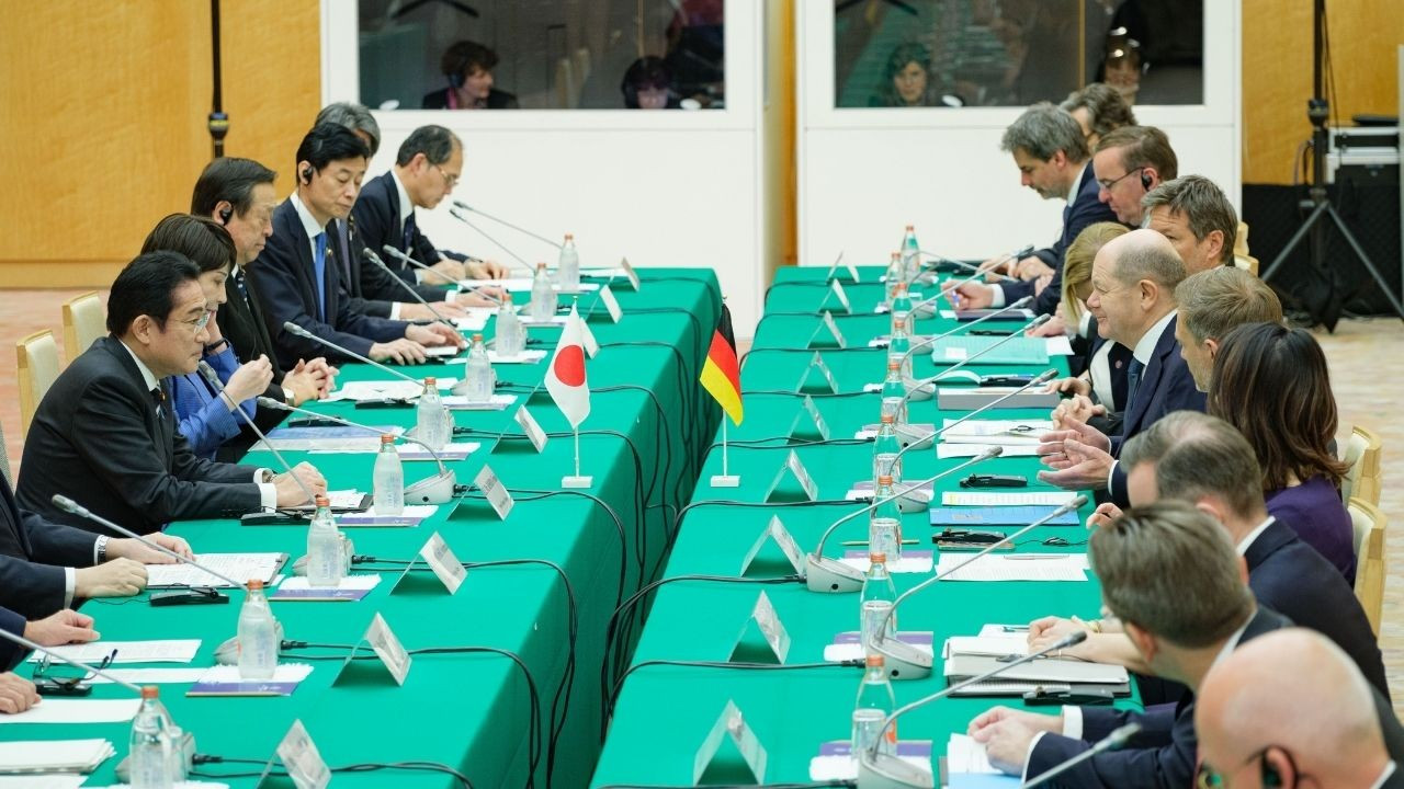 Almanya Başbakanı Scholz Japonya'da: 'Ekonomik bağımlılık' uyarısı