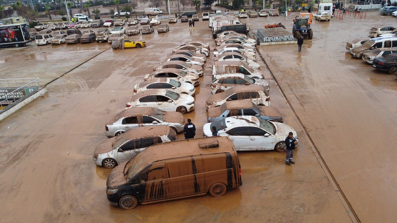 Urfa'da su basan otoparktaki 170 araç çıkarıldı - Sayfa 2