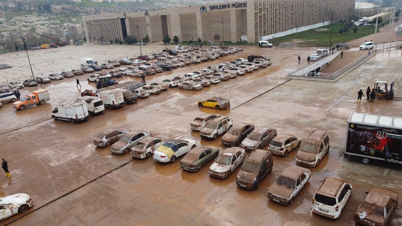 Urfa'da su basan otoparktaki 170 araç çıkarıldı - Sayfa 3