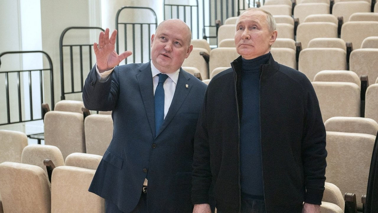 Putin'den 'sürpriz' ziyaret: Kırım'dan Mariupol'e geçti
