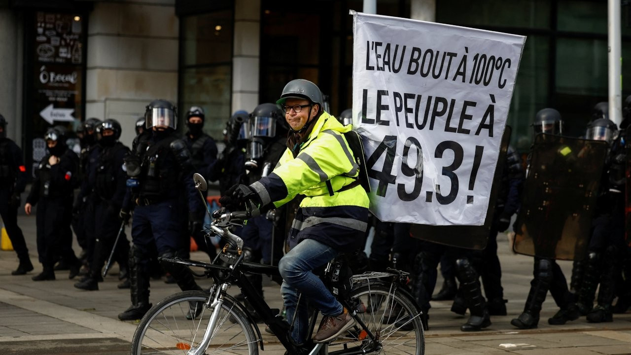 Fransa'da 'emeklilik' krizi: Şimdi ne olacak?