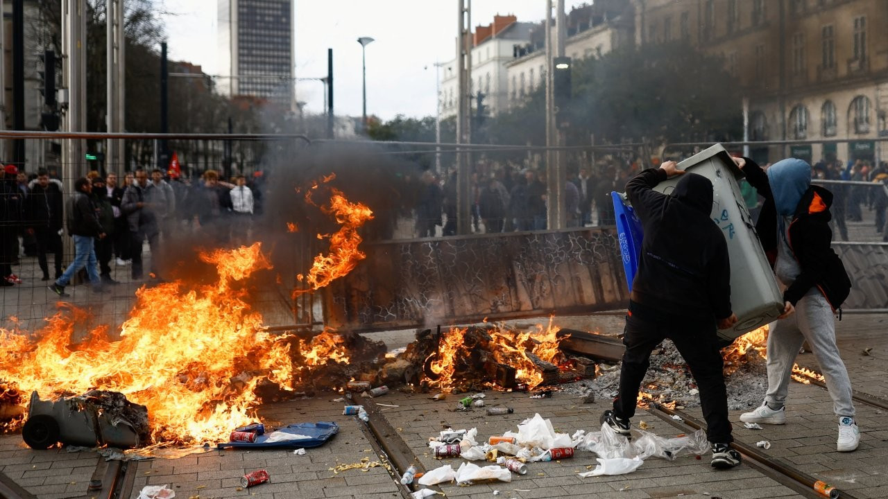 Fransa'da 500'ü aşkın kişi gözaltına alındı: 'Sokaklar bizim'
