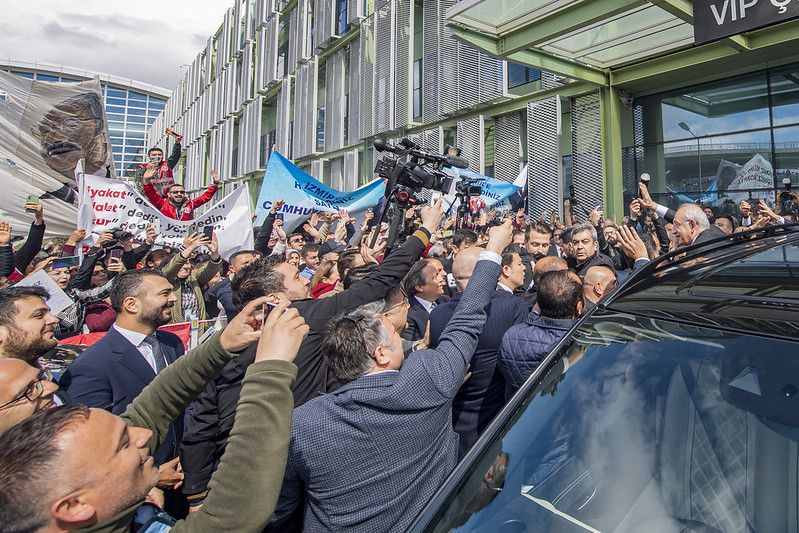 Kılıçdaroğlu İzmir'de: 'Hepimiz Kemal’iz, Hepimiz Adayız' - Sayfa 1