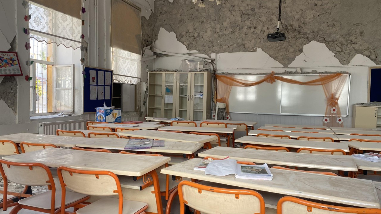 Bahçeli'nin mezun olduğu okul da depremde ağır hasar gördü