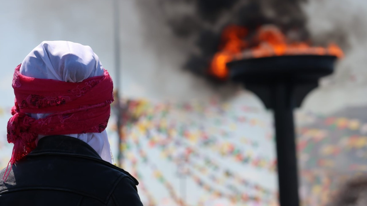 Newroz ateşi Diyarbakır’da yakıldı