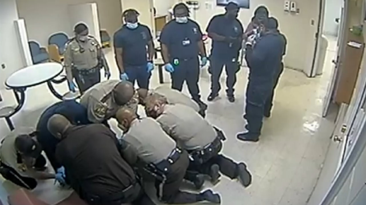 ABD'de ırkçı polis şiddeti: Güvenlik kamerası görüntüleri yayınlandı