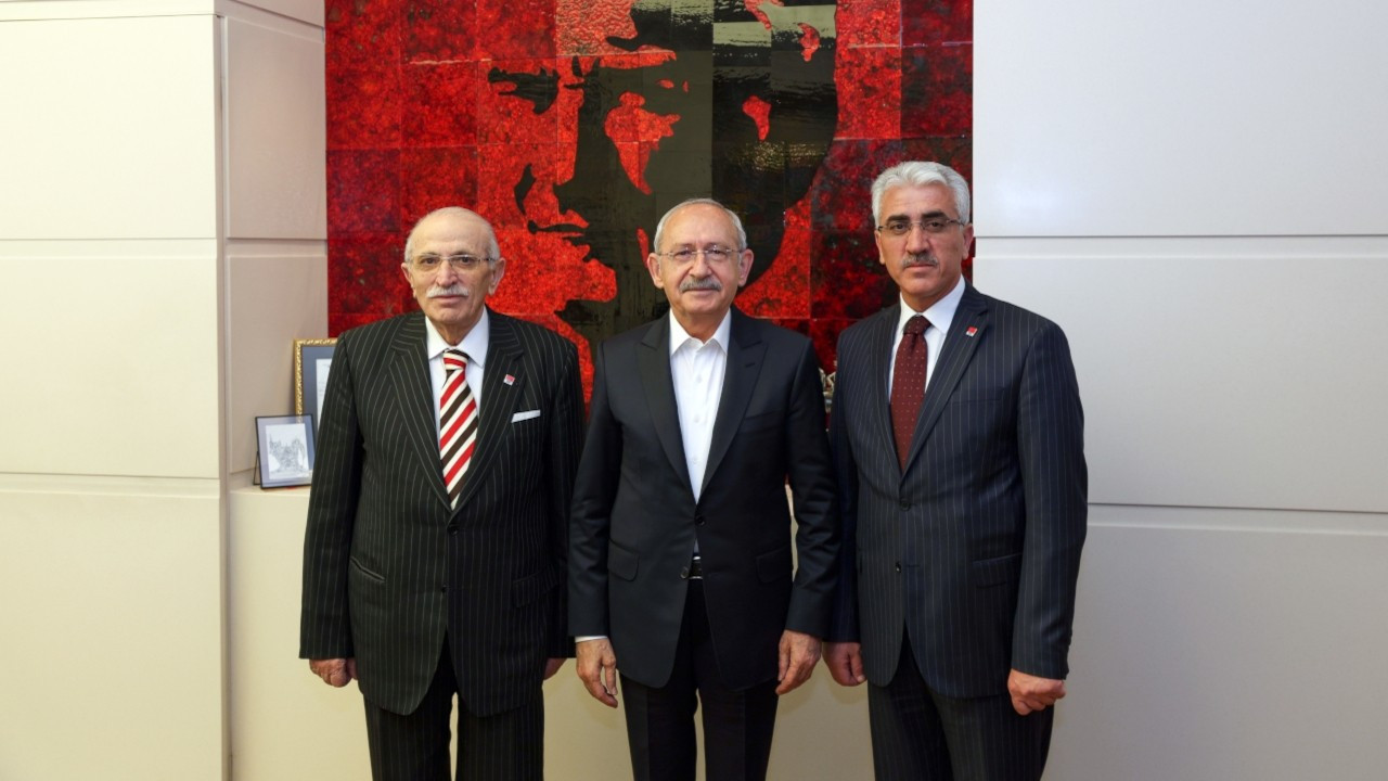 Eski AK Parti milletvekili Çelebi ve oğlu CHP’ye katıldı