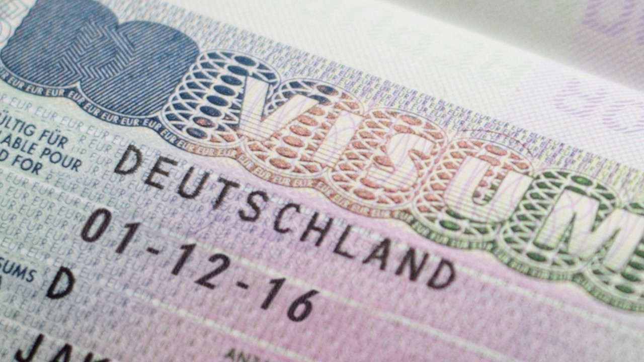 Almanya: Hiçbir ülkede Türkiye'dekinden daha fazla vize vermiyoruz