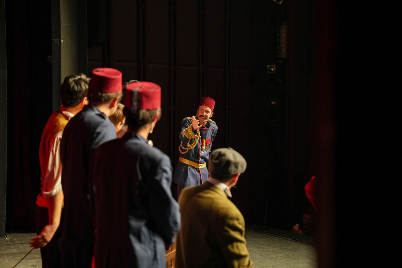 Perde Sanat Tiyatrosu'nun 'İstibdat Kumpanyası' oyunu Ankara'da sahnelenecek - Sayfa 2
