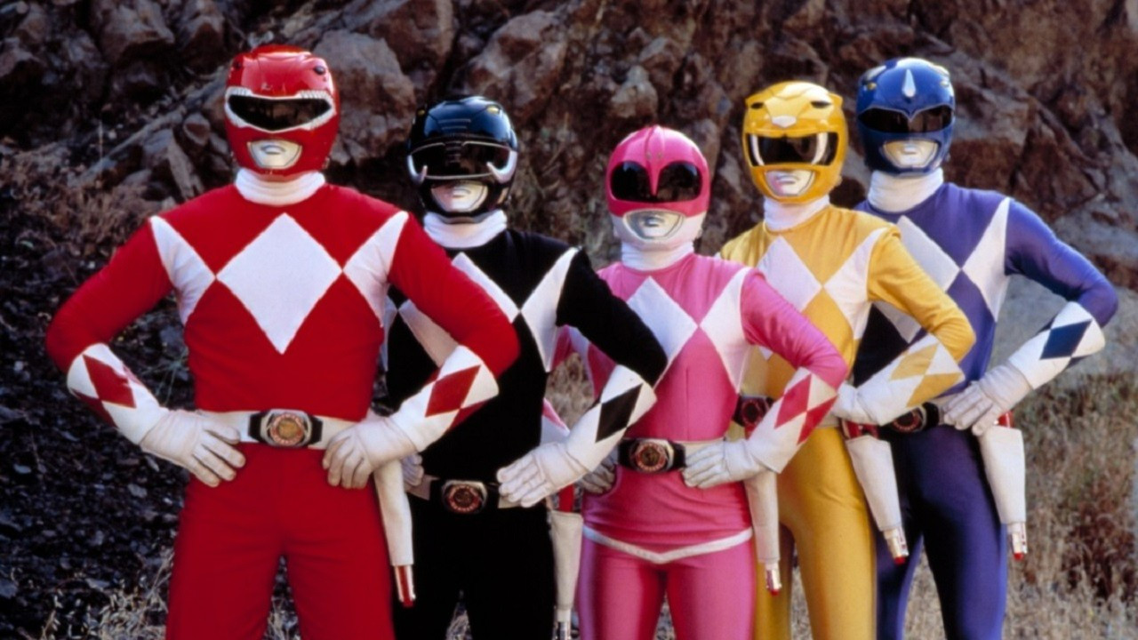 'Power Rangers' ekibi üniformalarını giydi: 30'uncu yıla özel bölümden ilk fragman
