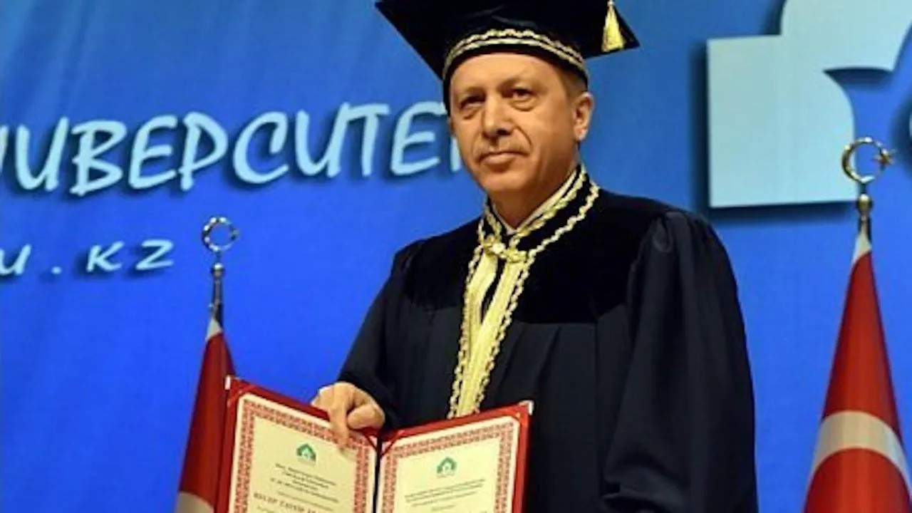 Eski YÖK Başkanı'ndan Erdoğan'ın diploması açıklaması: Kayaya çarptım