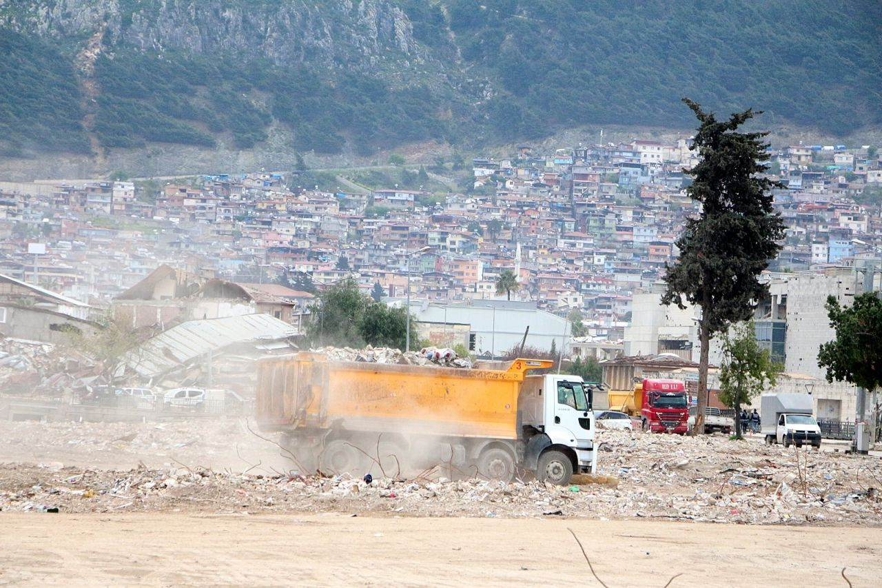 Hatay’da yıkım ve enkaz kaldırma çalışmaları devam ediyor - Sayfa 2