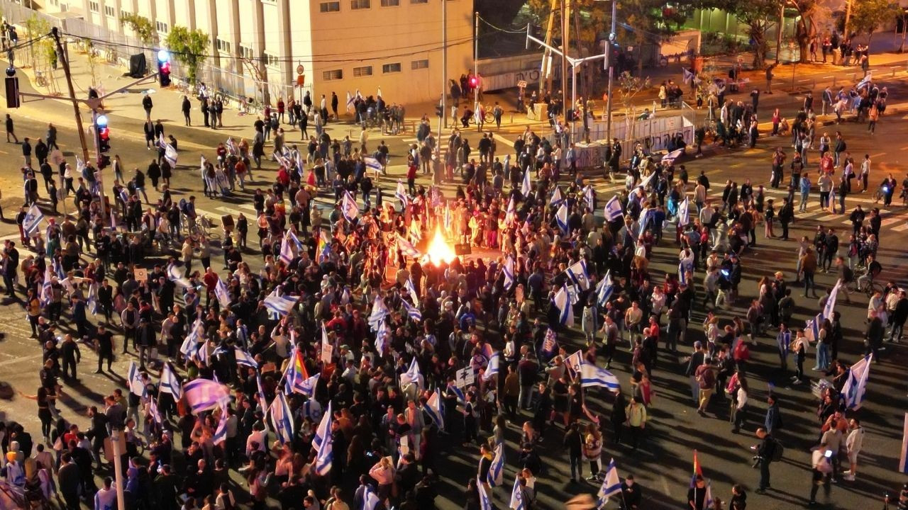 İsrail'de protestolar sürüyor: 'Yargı düzenlemesini tamamen durdurun'