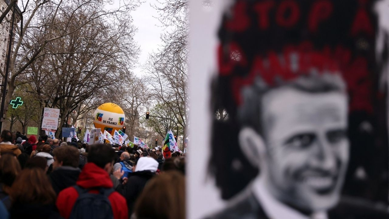 Fransa 10'uncu kez grevde: 'Macron, emeklilik yasasını geri çek'