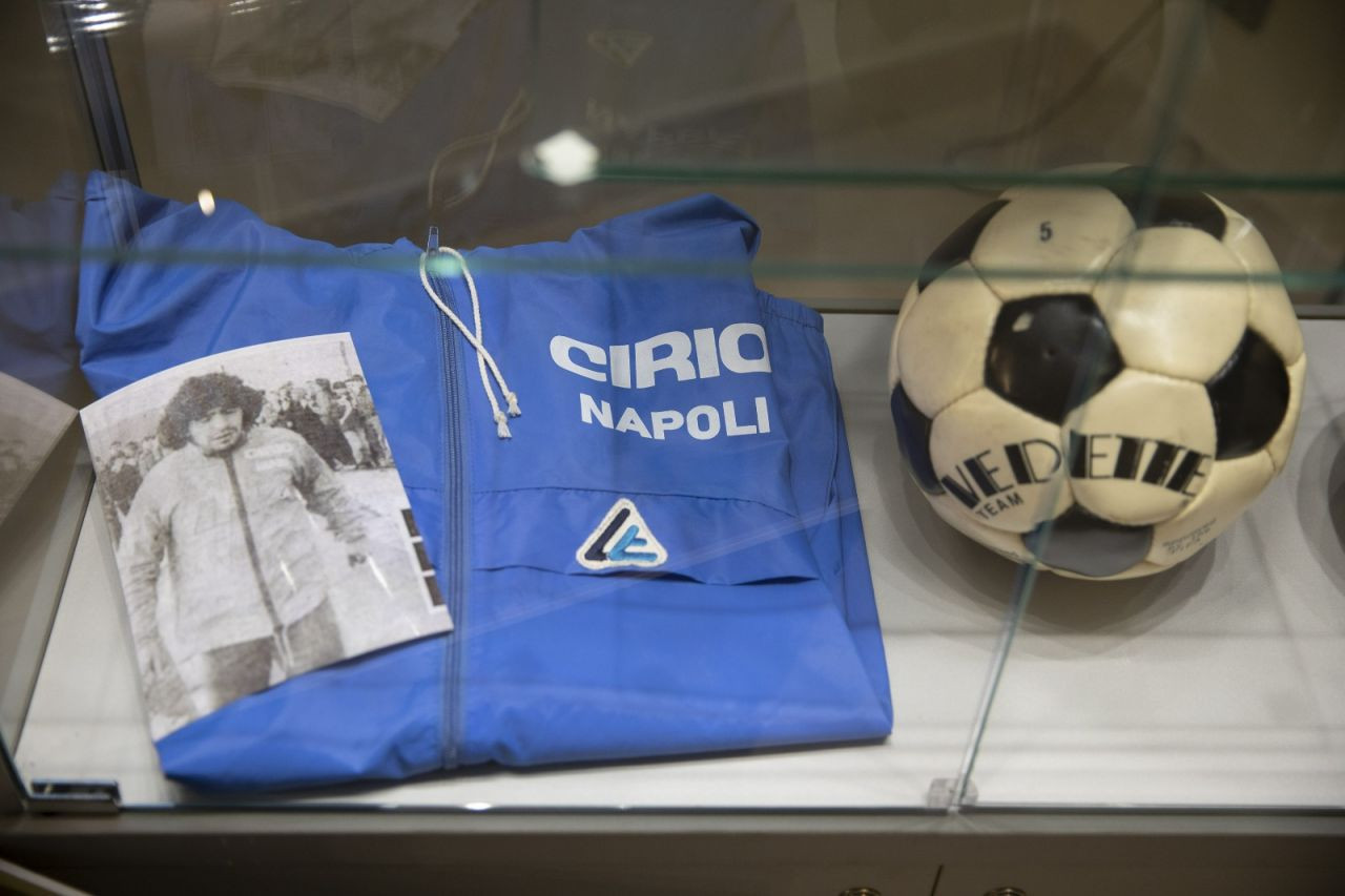 Maradona'nın eşyaları sergileniyor: 'Benim adım Diego ve Napoli’den geliyorum' - Sayfa 1