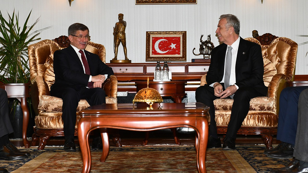 Ahmet Davutoğlu, Mansur Yavaş'ı ziyaret etti