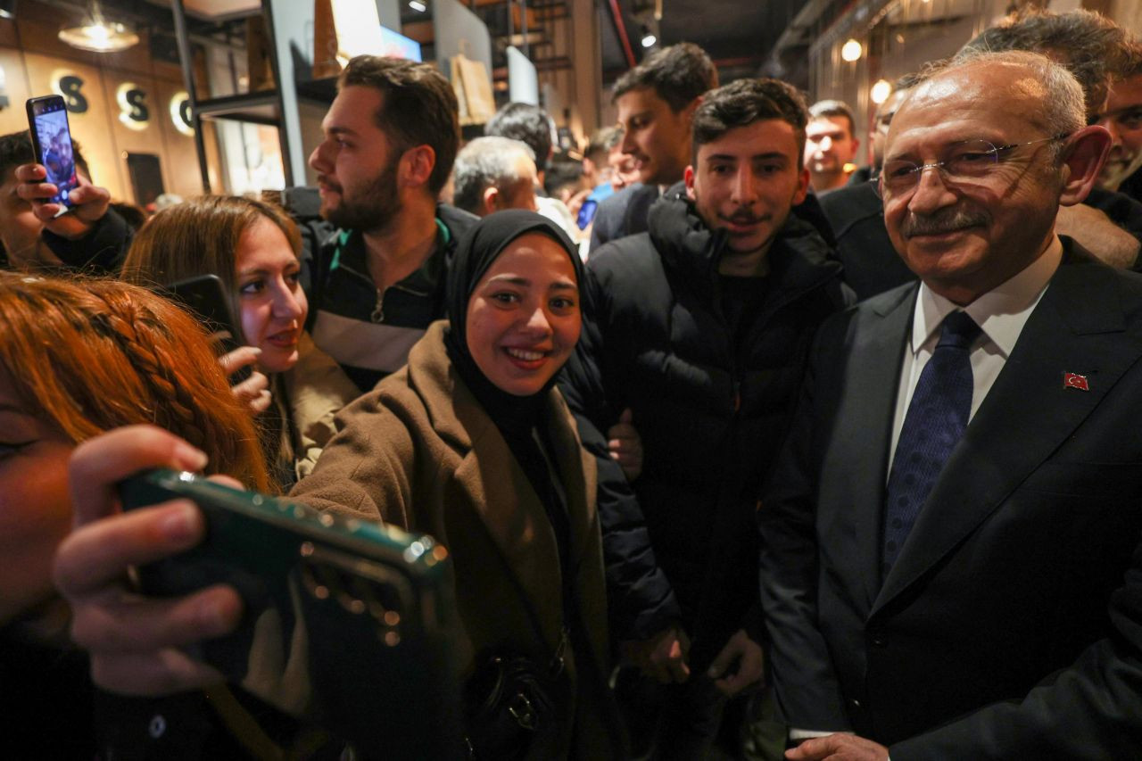 Kılıçdaroğlu, İmamoğlu ve Yavaş'ın Konya'da gençlerle kahve sohbeti: Ağanın eli tutulmaz - Sayfa 4