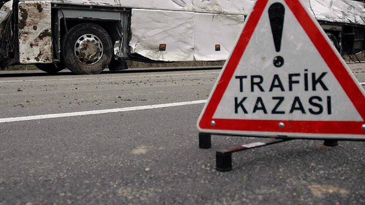 Uşak'ta işçi servisi kaza yaptı: 9 yaralı