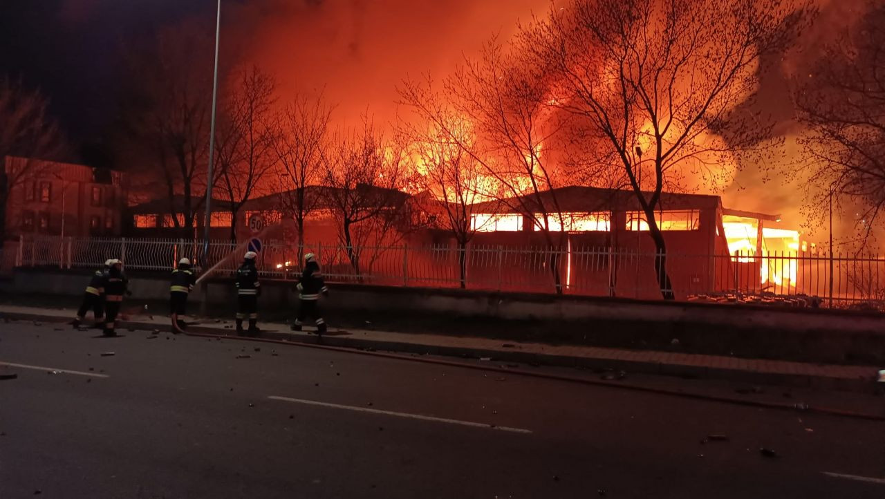 Çerkezköy'de parfüm fabrikasında yangın - Sayfa 1