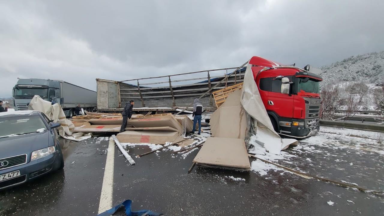 Bolu’da zincirleme kaza: 58 araç çarpıştı, 10 kişi yaralandı