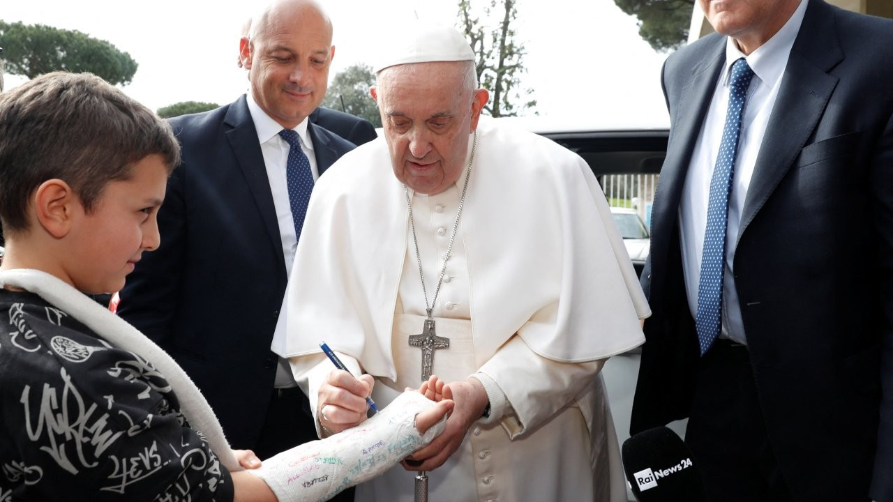 Papa, kadınlara oy kullanma hakkı tanıdı: 'Tarihi bir dönüm noktası'