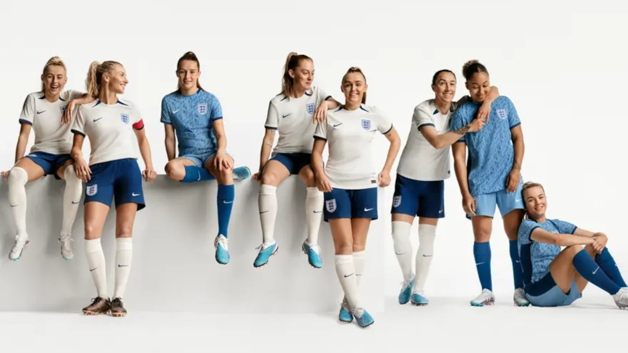 İngiltere milli takımında 'regl' düzenlemesi: Dünya Kupası'nda beyaz yerine mavi şort