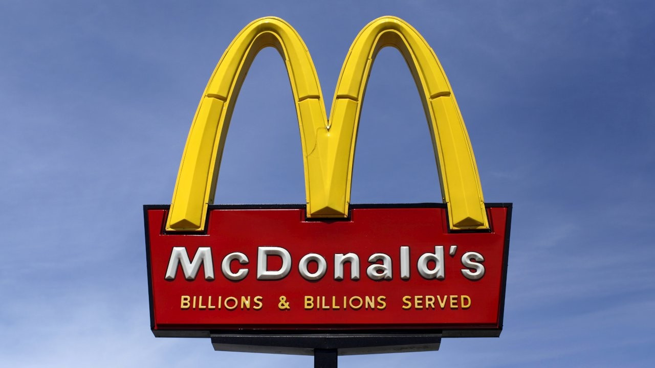 McDonald's ofislerini kapattı: İşten çıkarmalar başlayacak