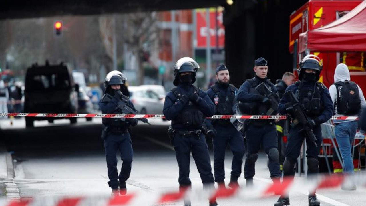 Fransa'da neo-Nazi polis açığa alındı