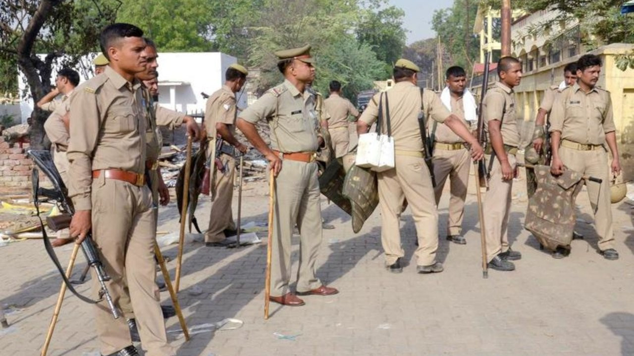 Hindistan'da 64 yaşındaki kadını 'kurban eden' 5 kişi tutuklandı