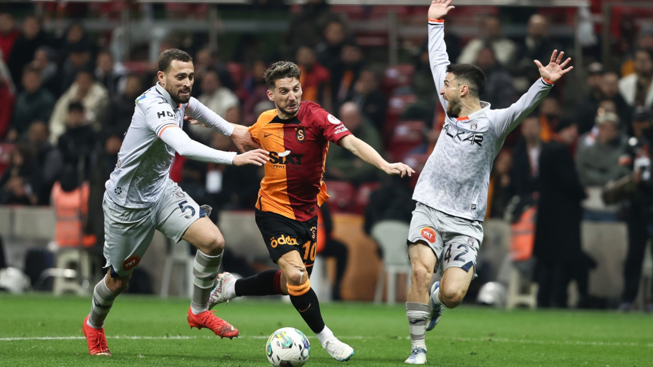 Başakşehir, Galatasaray'ı sahasında eleyip yarı finale kaldı