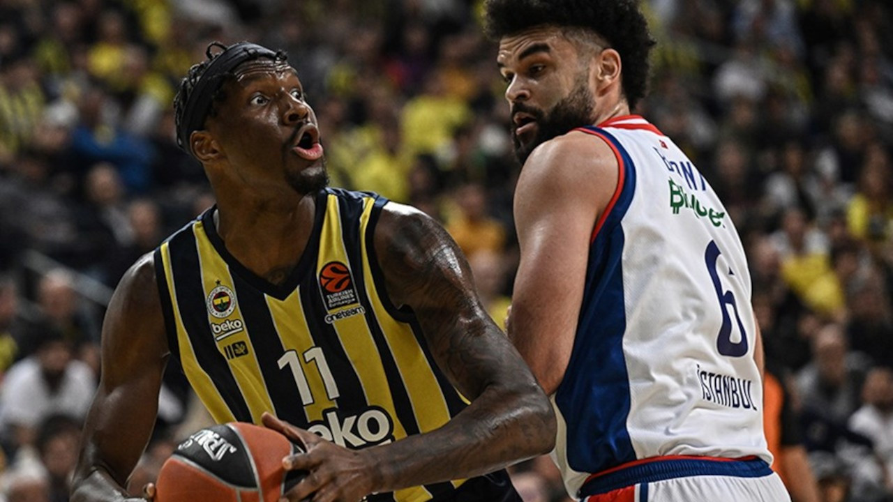 Euroleague'de Fenerbahçe'ye yenilen Anadolu Efes'in play-off şansı kalmadı