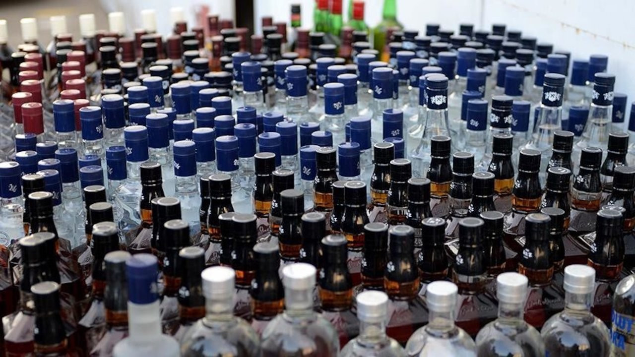 Antalya'da 2 bin 523 litre kaçak içki ele geçirildi