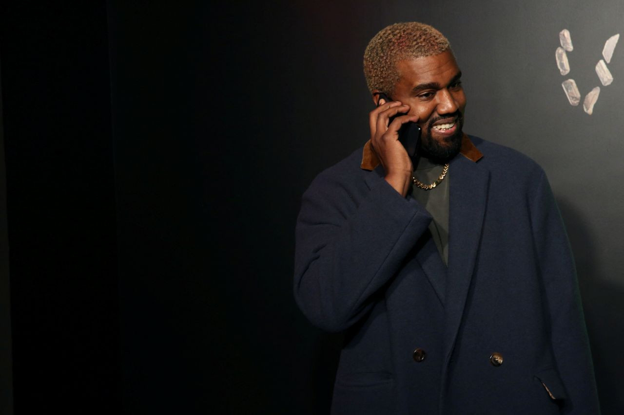 Kanye West'in okulu davalık oldu: Renkler yasak, öğrencilere sadece bir öğün suşi veriliyor - Sayfa 1