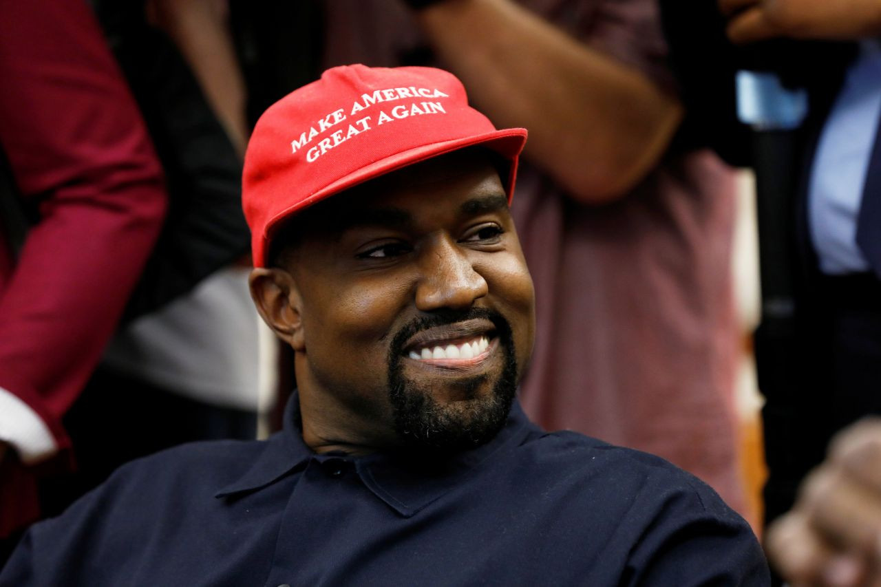 Kanye West'in okulu davalık oldu: Renkler yasak, öğrencilere sadece bir öğün suşi veriliyor - Sayfa 2