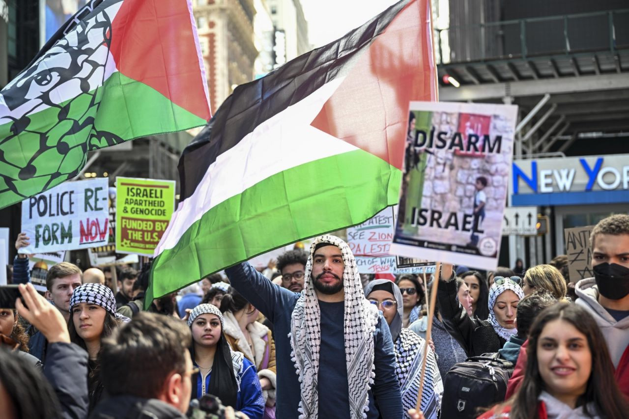 İsrail'in Mescid-i Aksa'ya saldırıları New York'ta protesto edildi - Sayfa 2