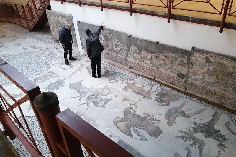 Rutubetli duvarlar, yağmur sularına kovalı önlem: Büyük Saray Mozaikleri Müzesi ziyarete kapatıldı - Sayfa 3