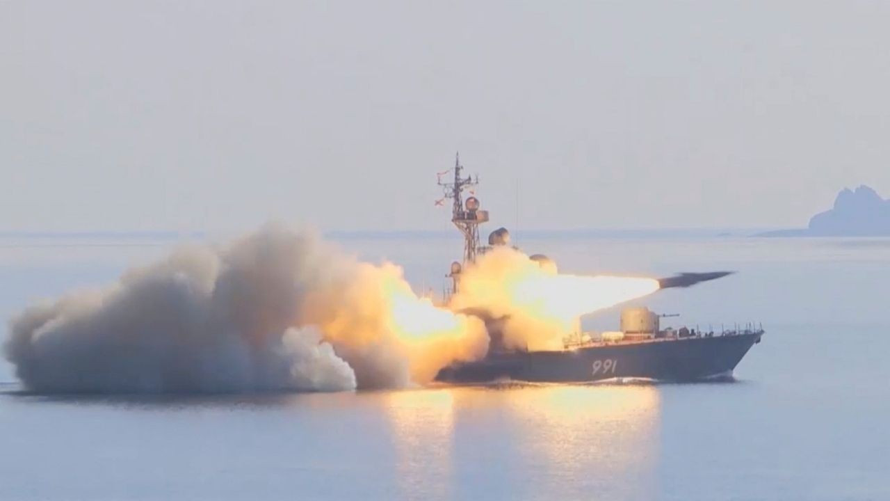 Rusya Pasifik Filosu'nu 'en yüksek savaşa hazırlık' durumuna geçiriyor