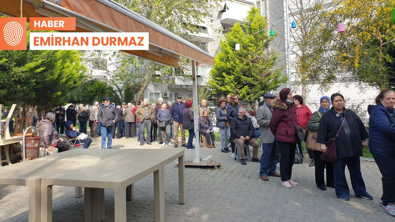 İzmir’de uzun kuyruklar: 'Ucuz et alabilmek için 8 saat bekliyoruz'
