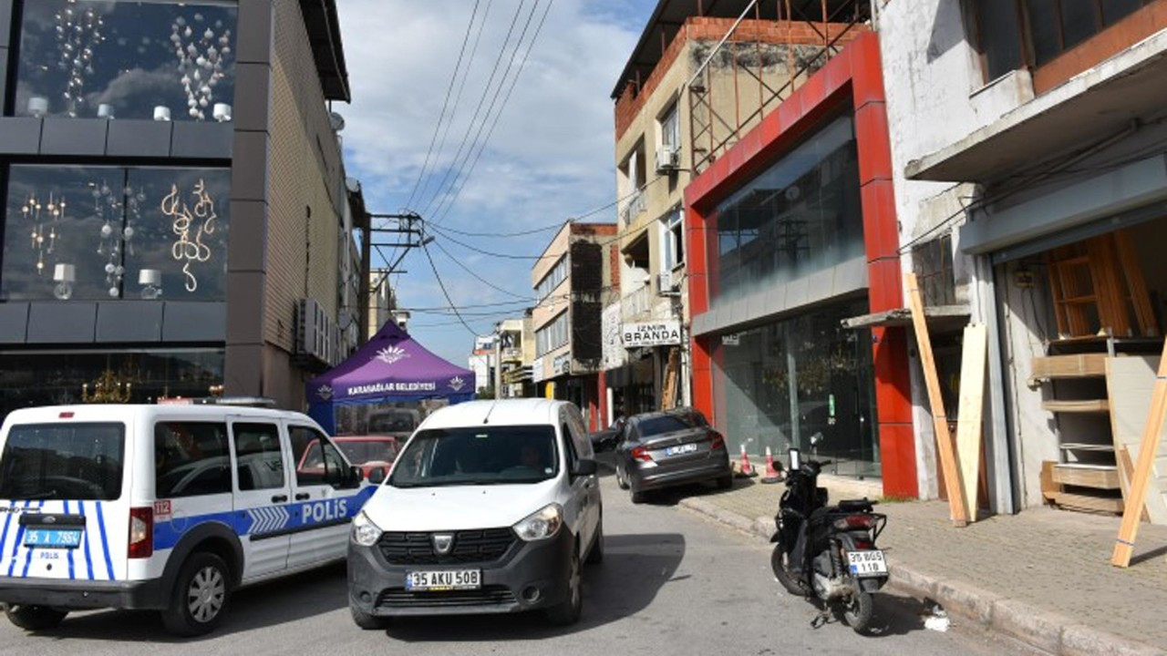 İzmir'de motosikletli maskeli saldırganlar iş yerlerine ateş açtı: 3 yaralı 
