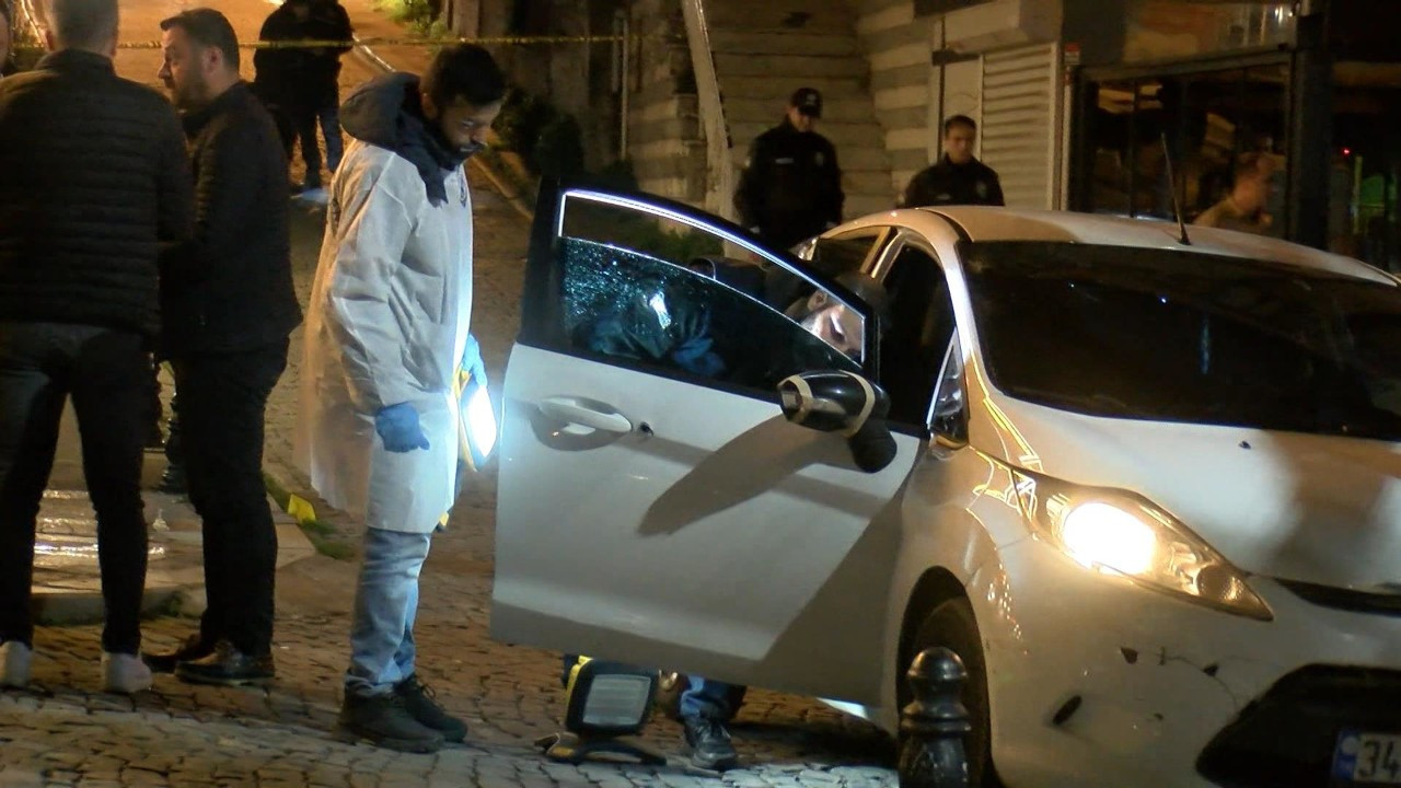 İstanbul'da park halindeki otomobilde infaz: 2 ölü, 2 yaralı