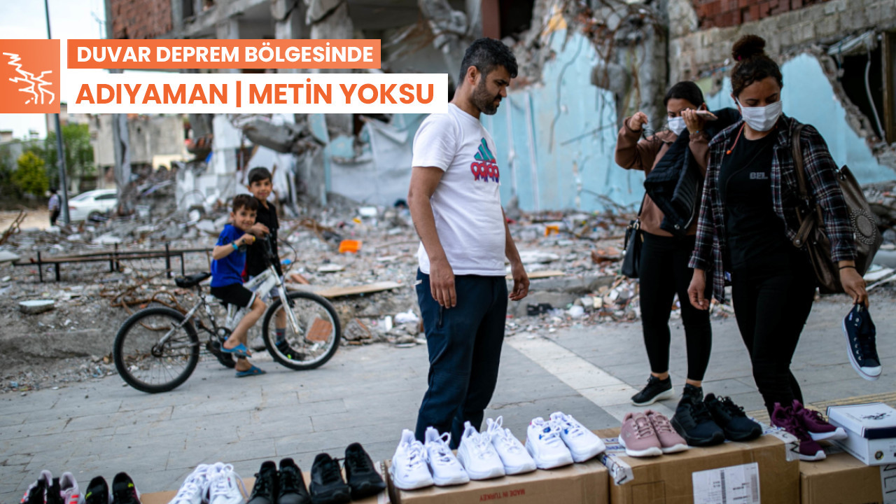Adıyaman’da bayram: Enkazdan çıkardığı ayakkabıları sokakta satıyor