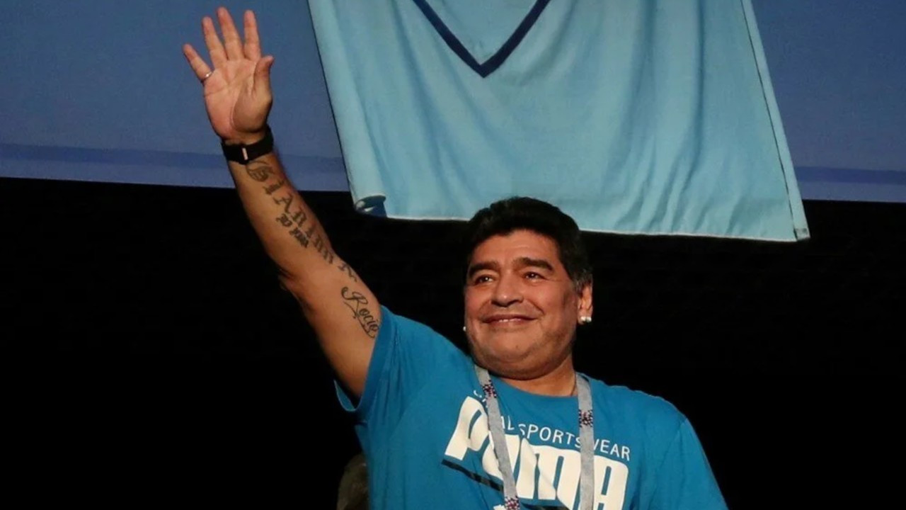 Maradona'nın ölümünde suçlanan 8 sağlıkçı mahkemeye çıkacak
