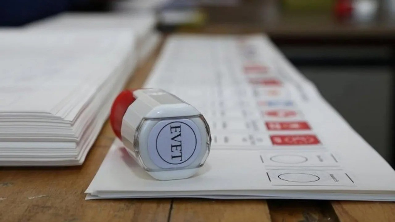Oy pusulalarının basımına başlandı: Boyu 1 metre