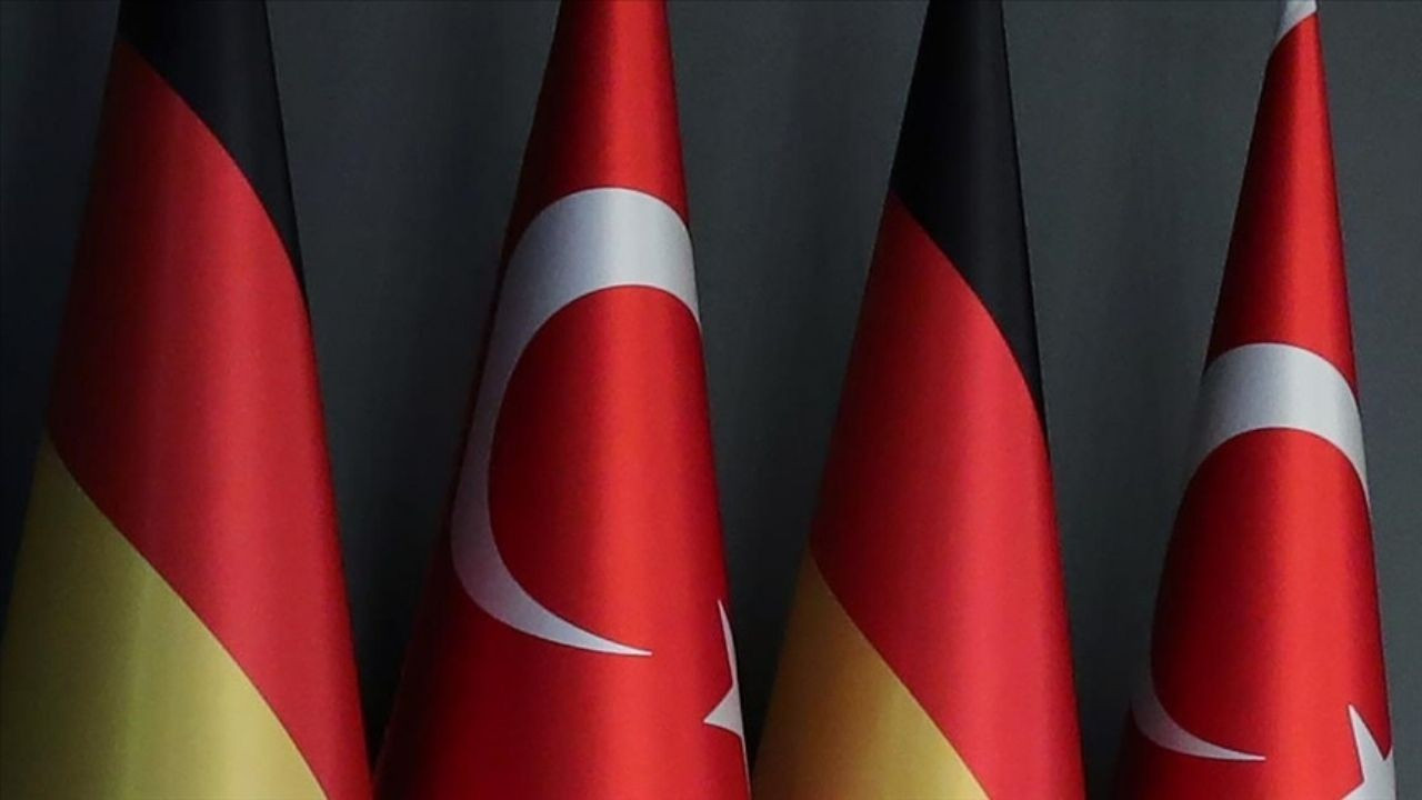 Türkiye Almanya'dan sandıklar için onay bekliyor