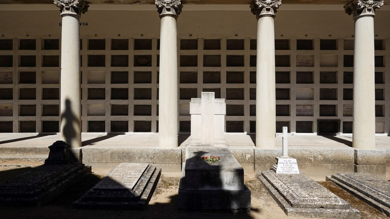 İspanya'da faşist parti kurucusu Primo de Rivera'nın mezarı taşınıyor