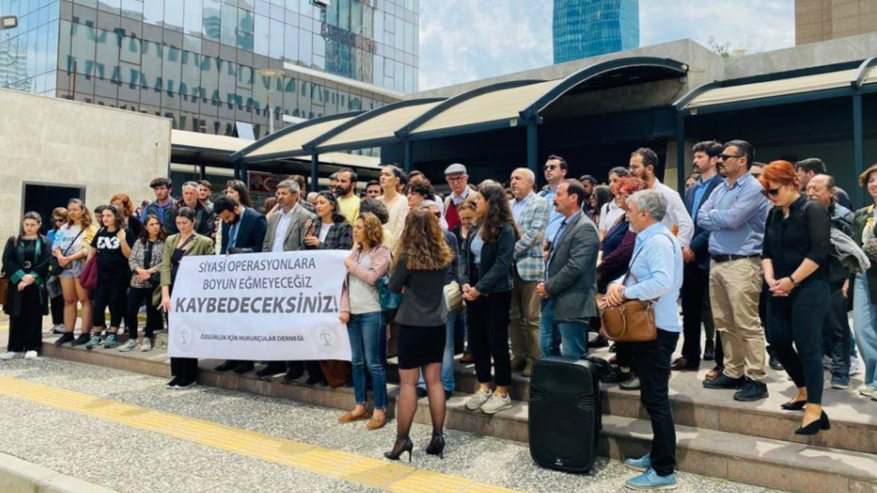 Diyarbakır merkezli gözaltılar İzmir'de protesto edildi
